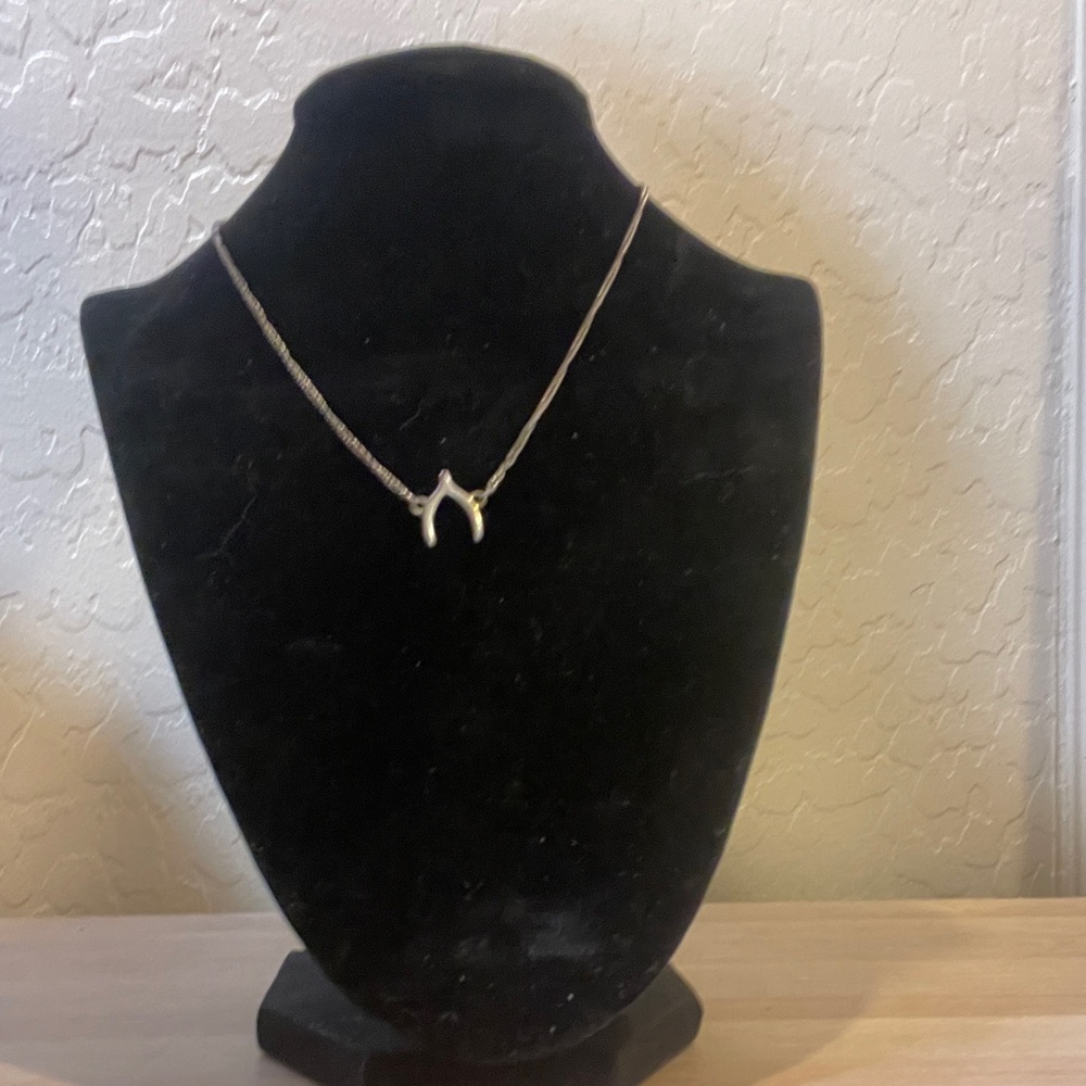 Wishbone necklace